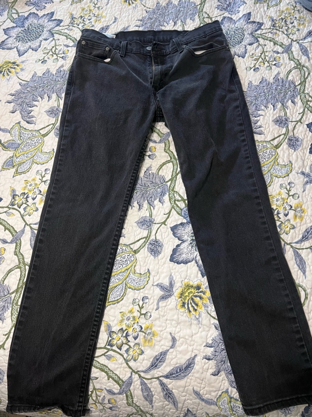 Levi's Straight-Leg Jeans in Black